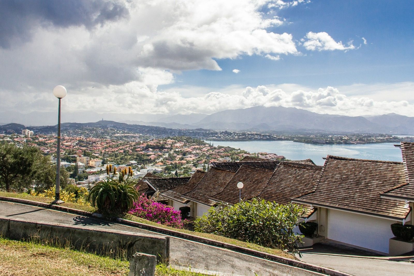 Car rental at Noumea Magenta Airport